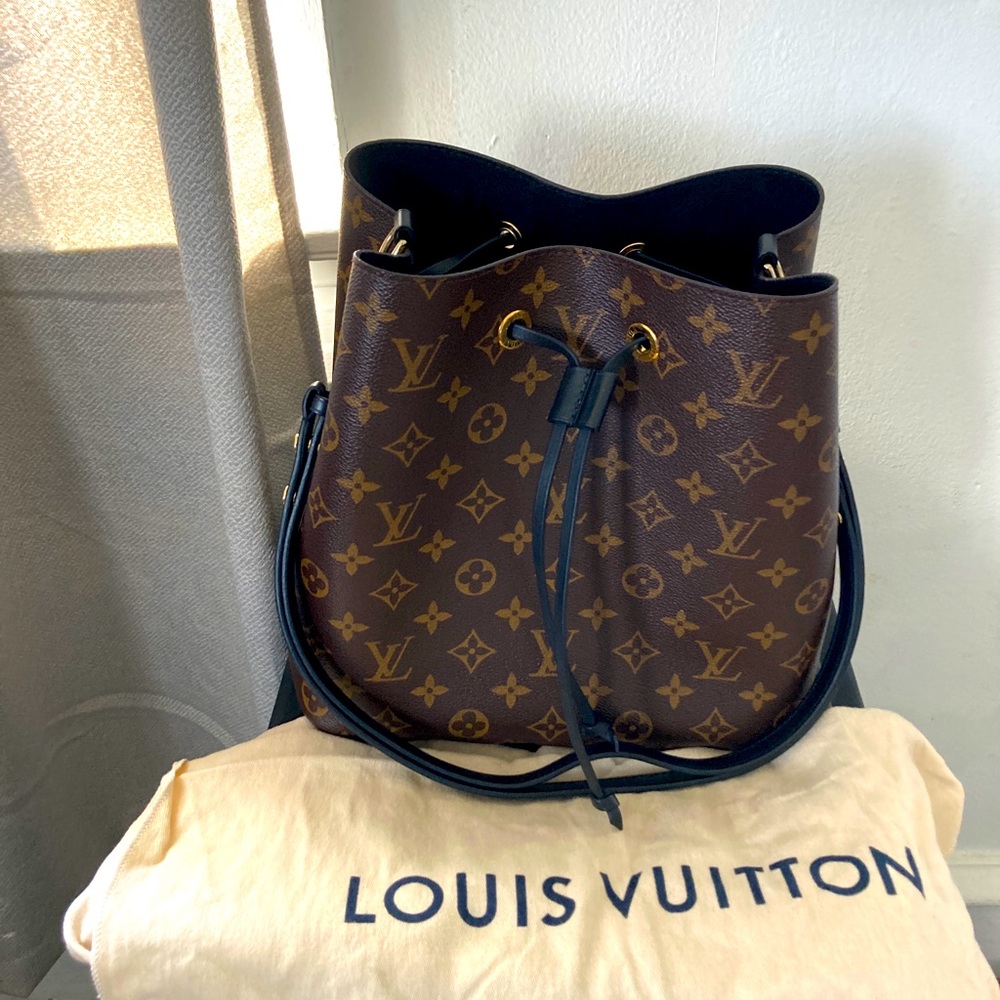 Gucci bucket bag ONLY WORN 4 times